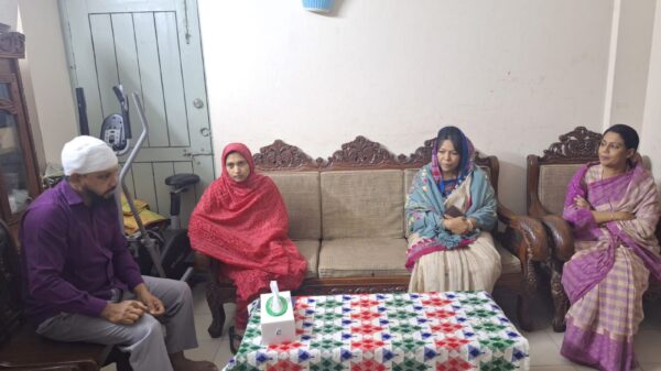 Environment Advisor Visits Injured Director at Home Following Anti-Polythene Campaign